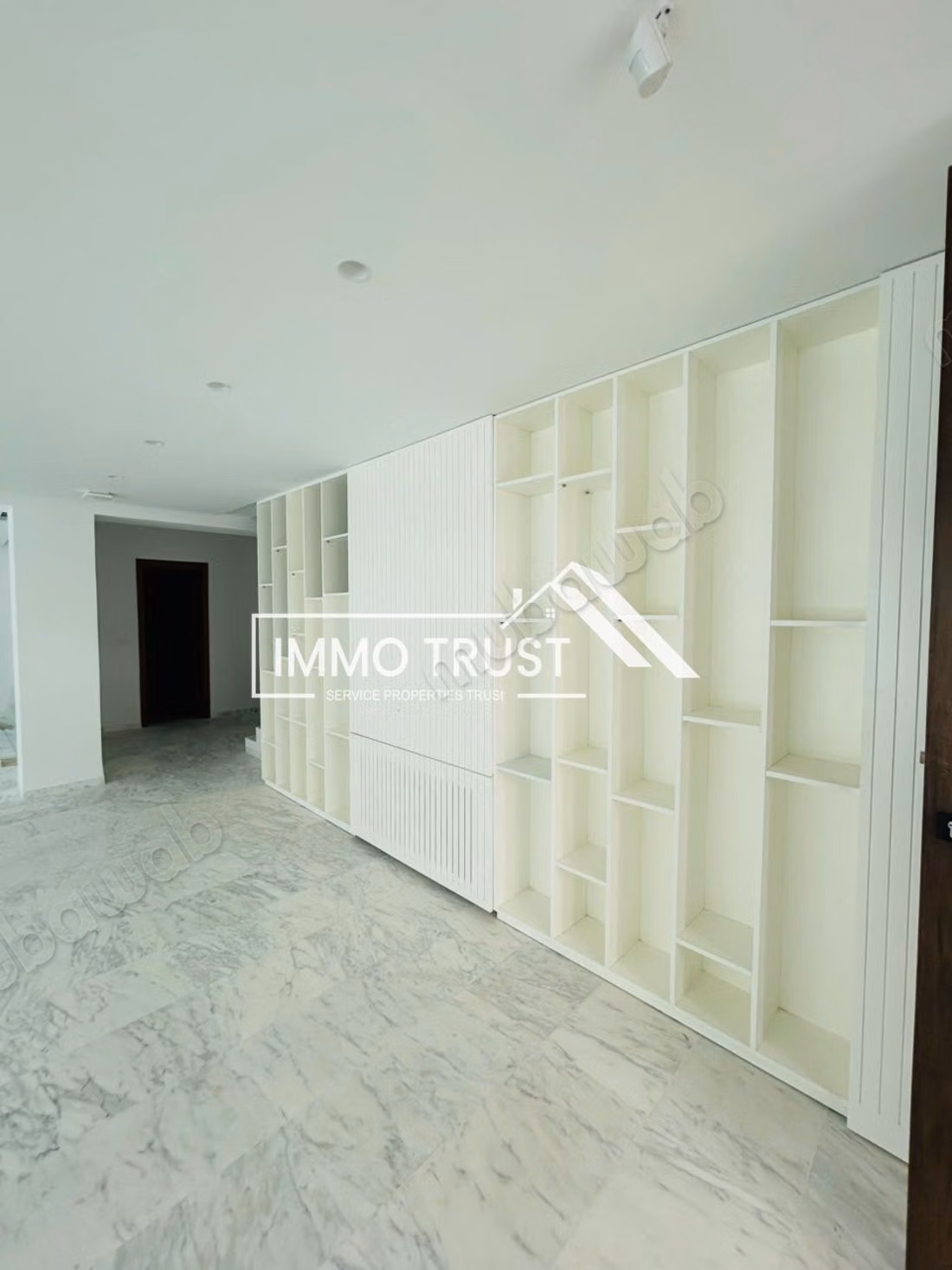 Villa S5 jamais habitée avec piscine à Gammarth