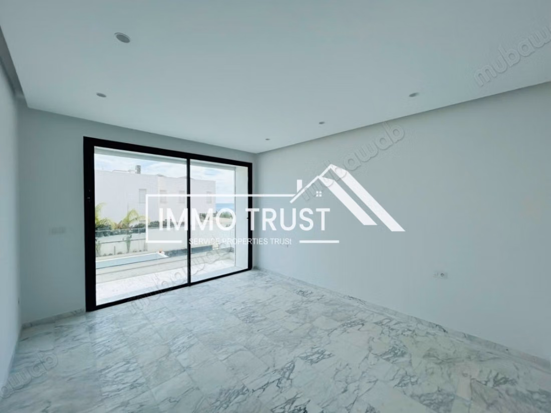 Villa S5 jamais habitée avec piscine à Gammarth