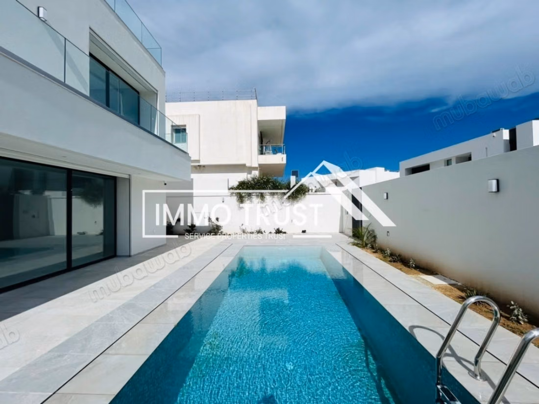 Villa S5 jamais habitée avec piscine à Gammarth