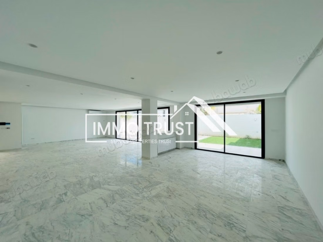 Villa S5 jamais habitée avec piscine à Gammarth
