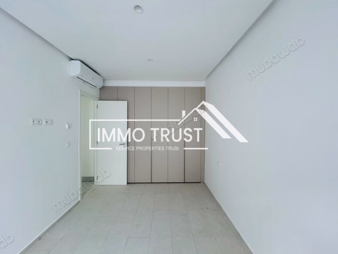 Villa S5 jamais habitée avec piscine à Gammarth