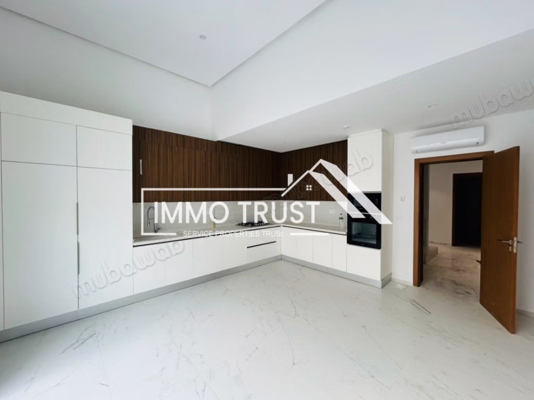 Villa S5 jamais habitée avec piscine à Gammarth