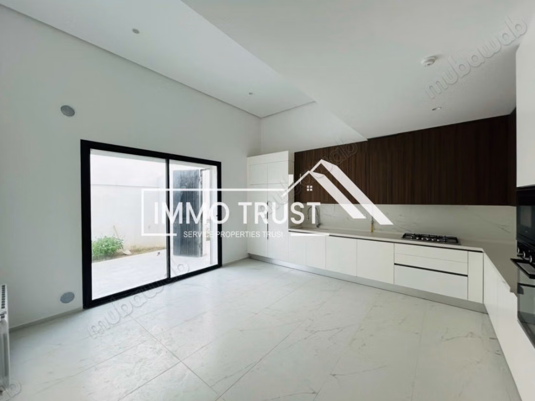 Villa S5 jamais habitée avec piscine à Gammarth