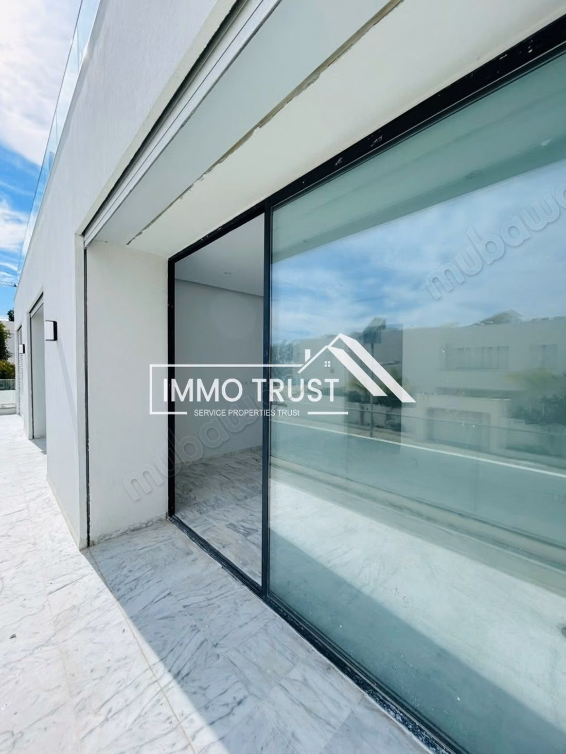 Villa S5 jamais habitée avec piscine à Gammarth