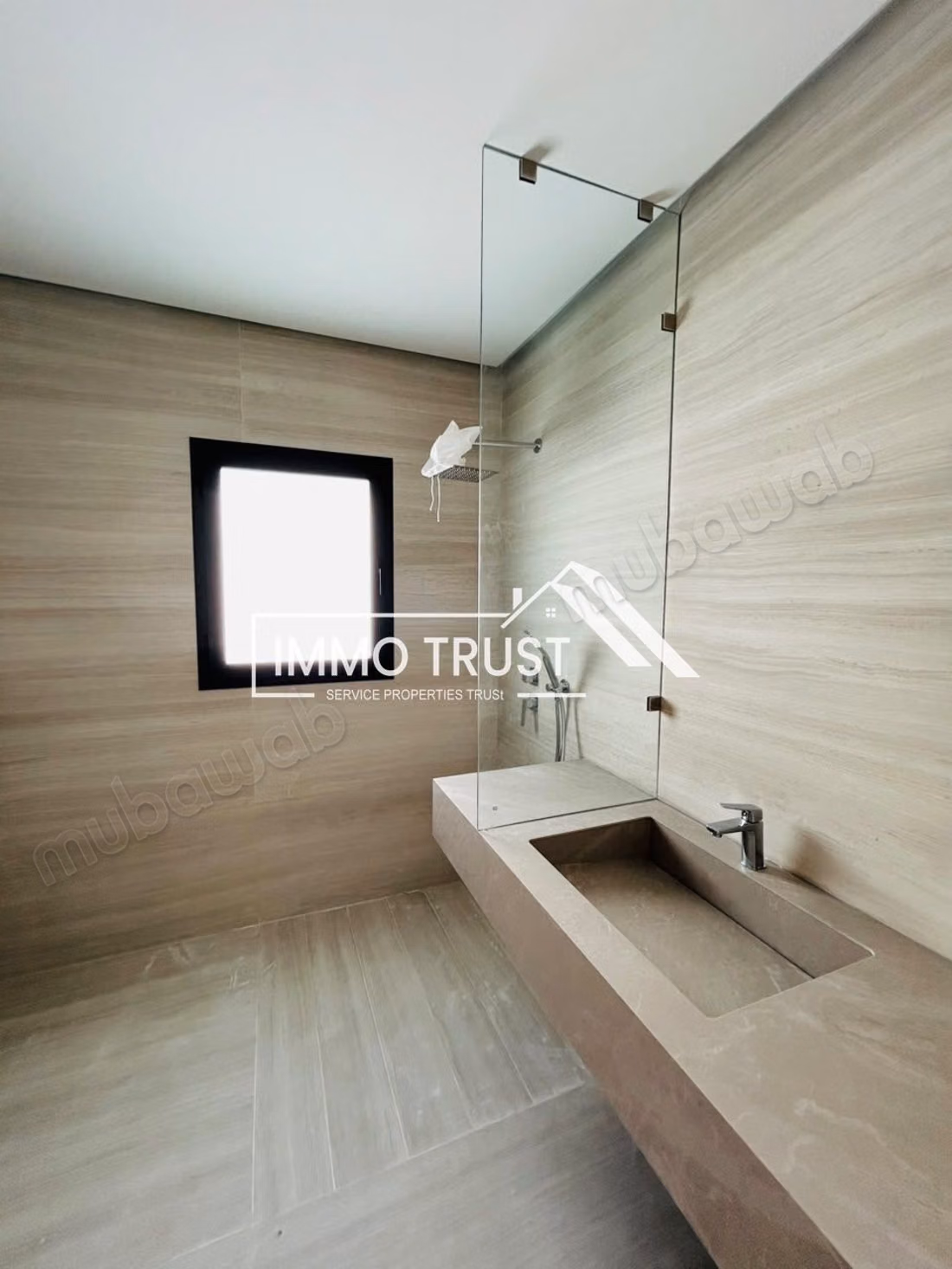 Villa S5 jamais habitée avec piscine à Gammarth