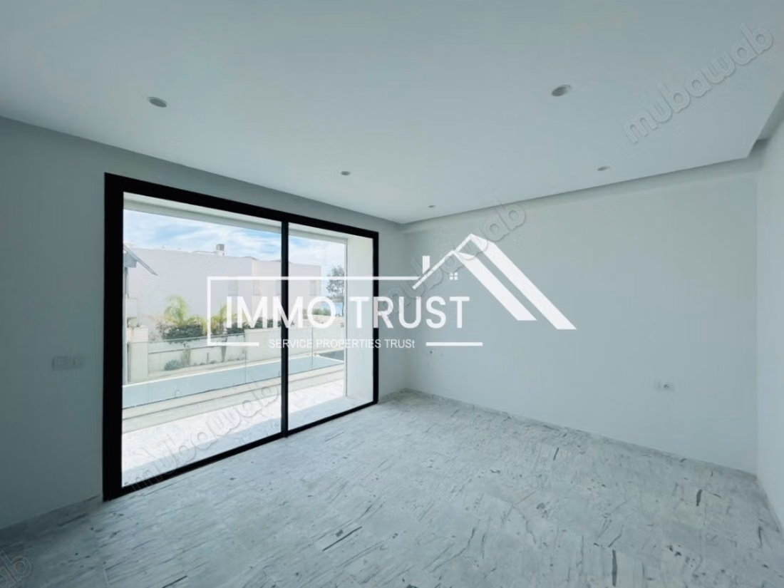 Villa S5 jamais habitée avec piscine à Gammarth