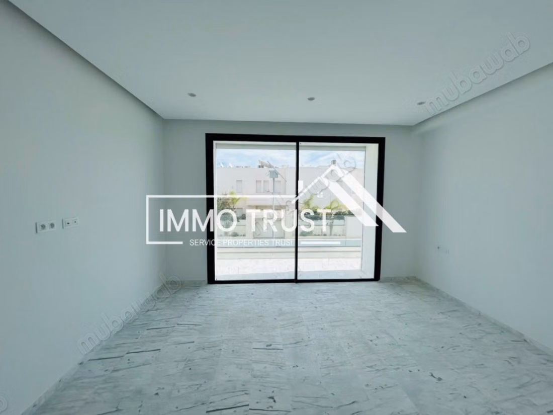 Villa S5 jamais habitée avec piscine à Gammarth