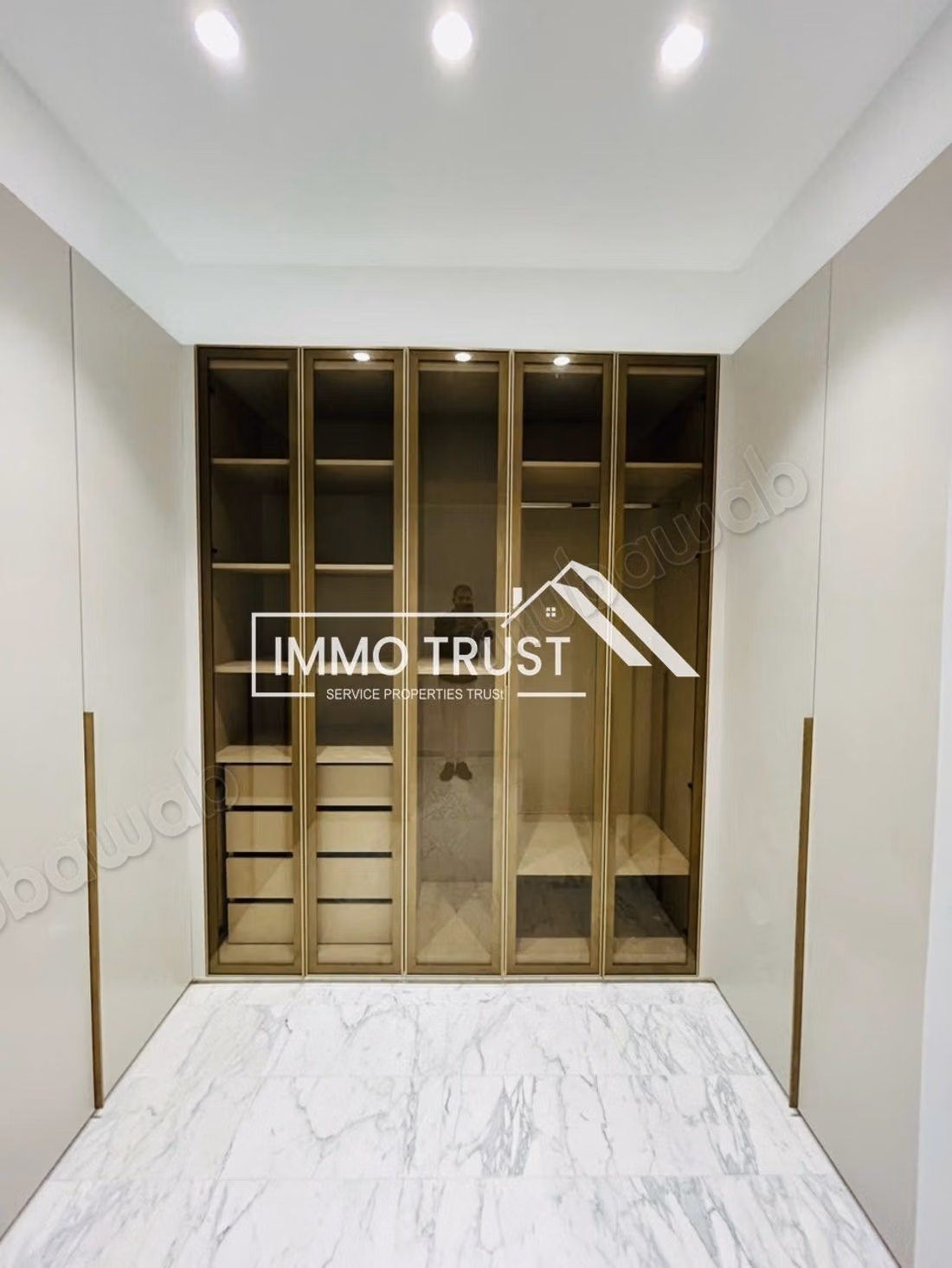Villa S5 jamais habitée avec piscine à Gammarth