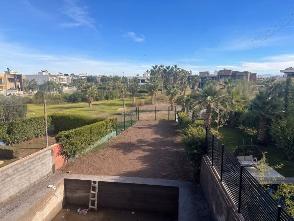 Stunning villa for sale on Route Amizmiz. 4 bedrooms. Garden