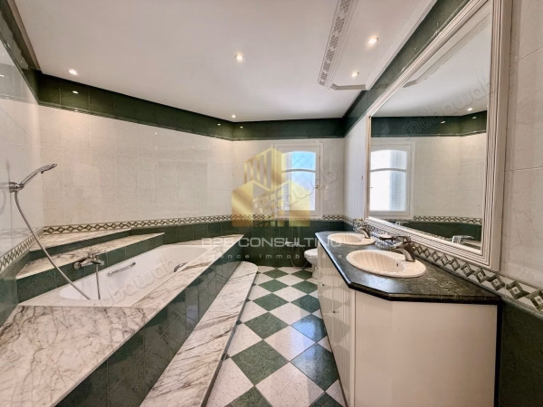À louer une villa s4 à gammarth