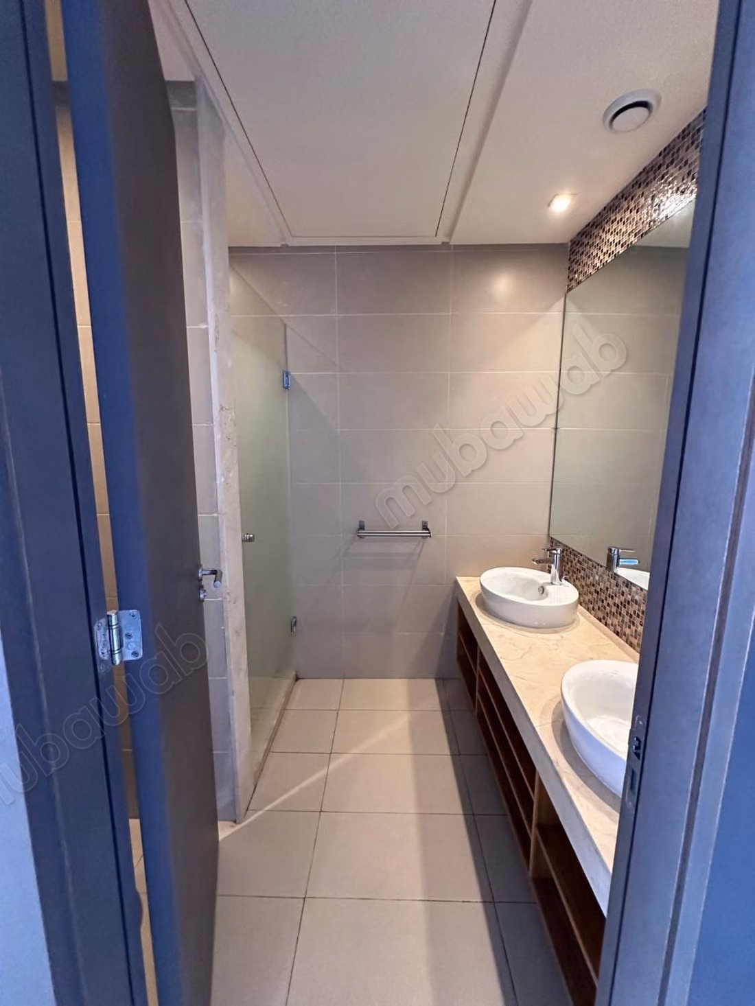 Bel appartement à la location à Ville Verte. 3 chambres agréables. Résidence avec piscine