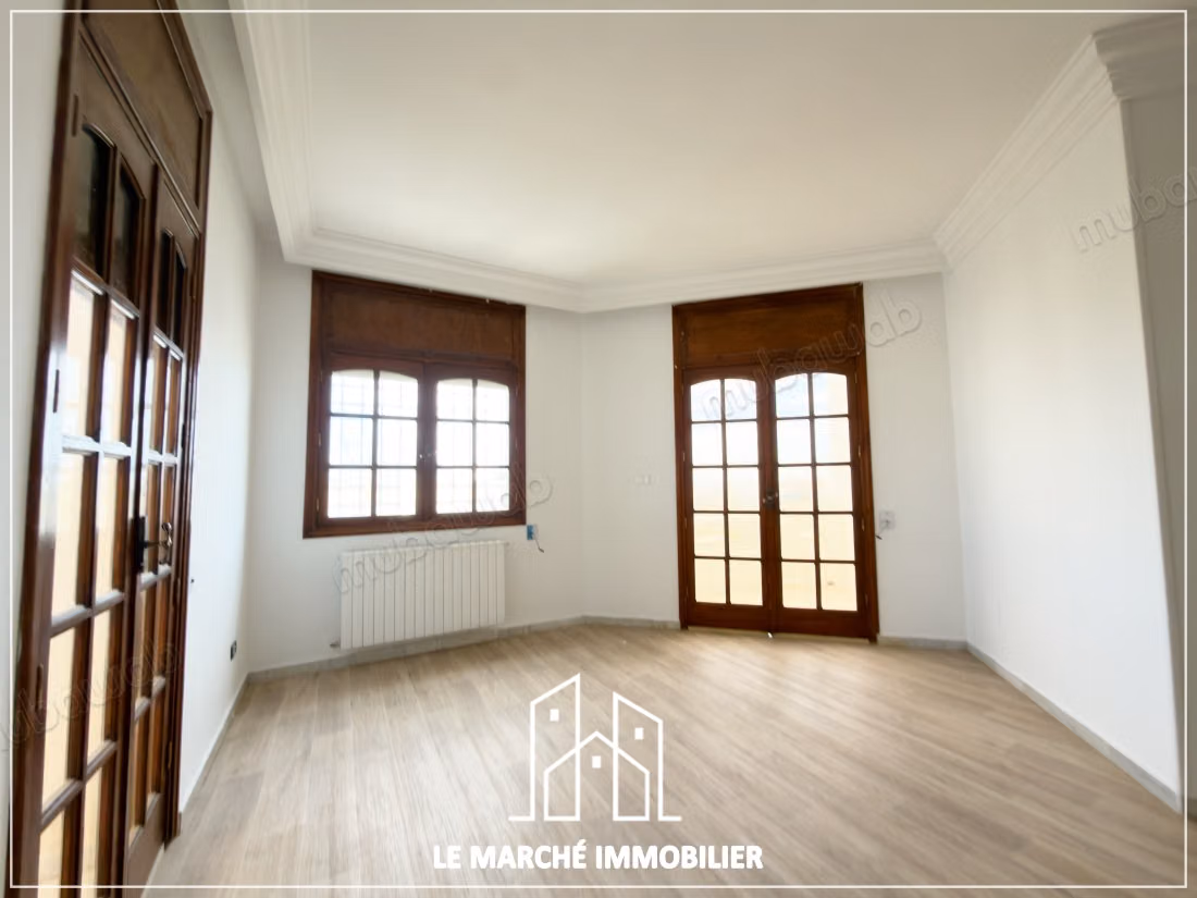 A louer un bureau de 180 m en s3 a ennaser