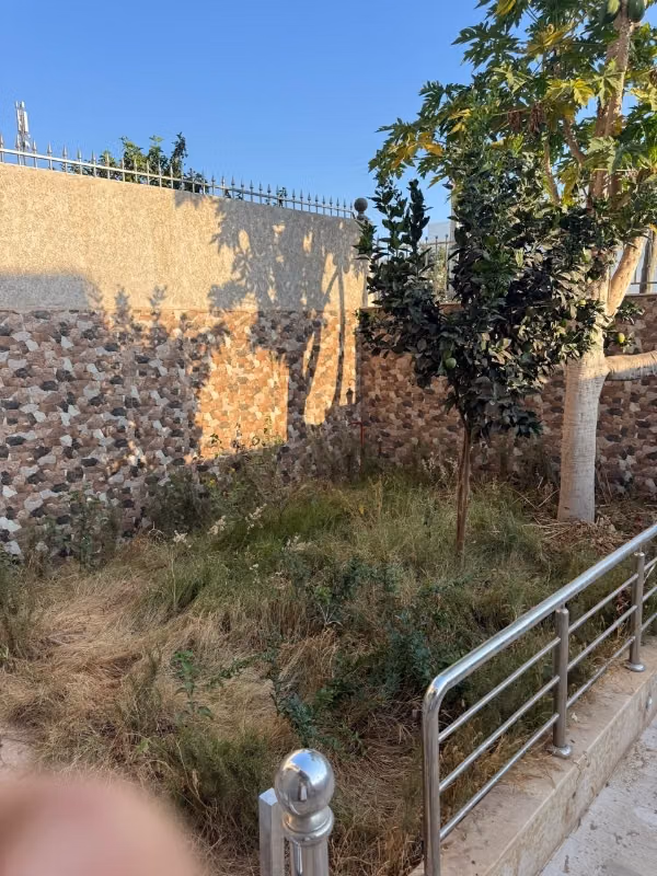 Villa a vendre quartier najah 
avec cave