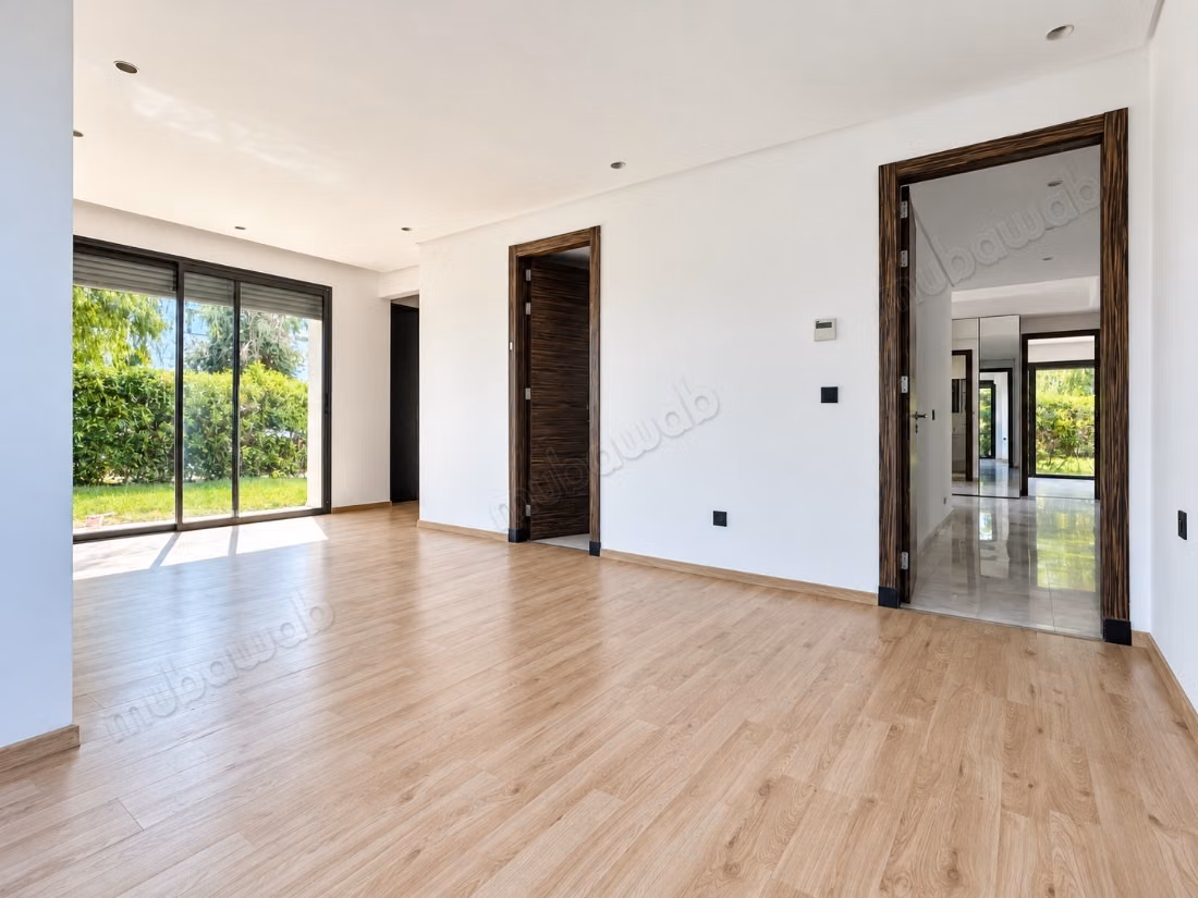Rez de Jardin à Louer VIDE 
4 chambres