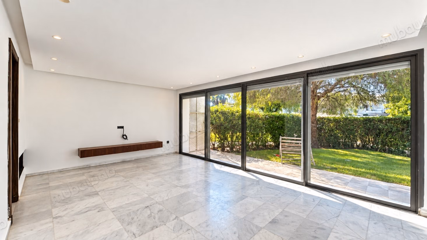 Rez de Jardin à Louer VIDE 
4 chambres