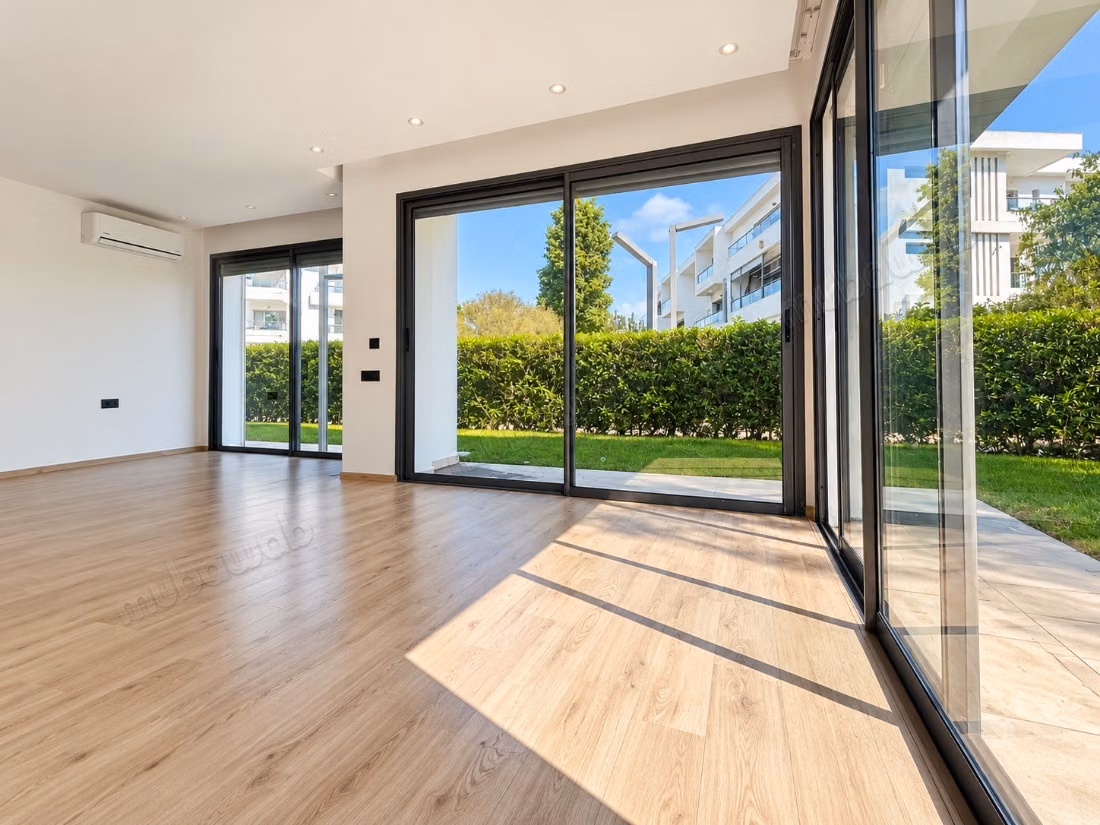 Rez de Jardin à Louer VIDE 
4 chambres