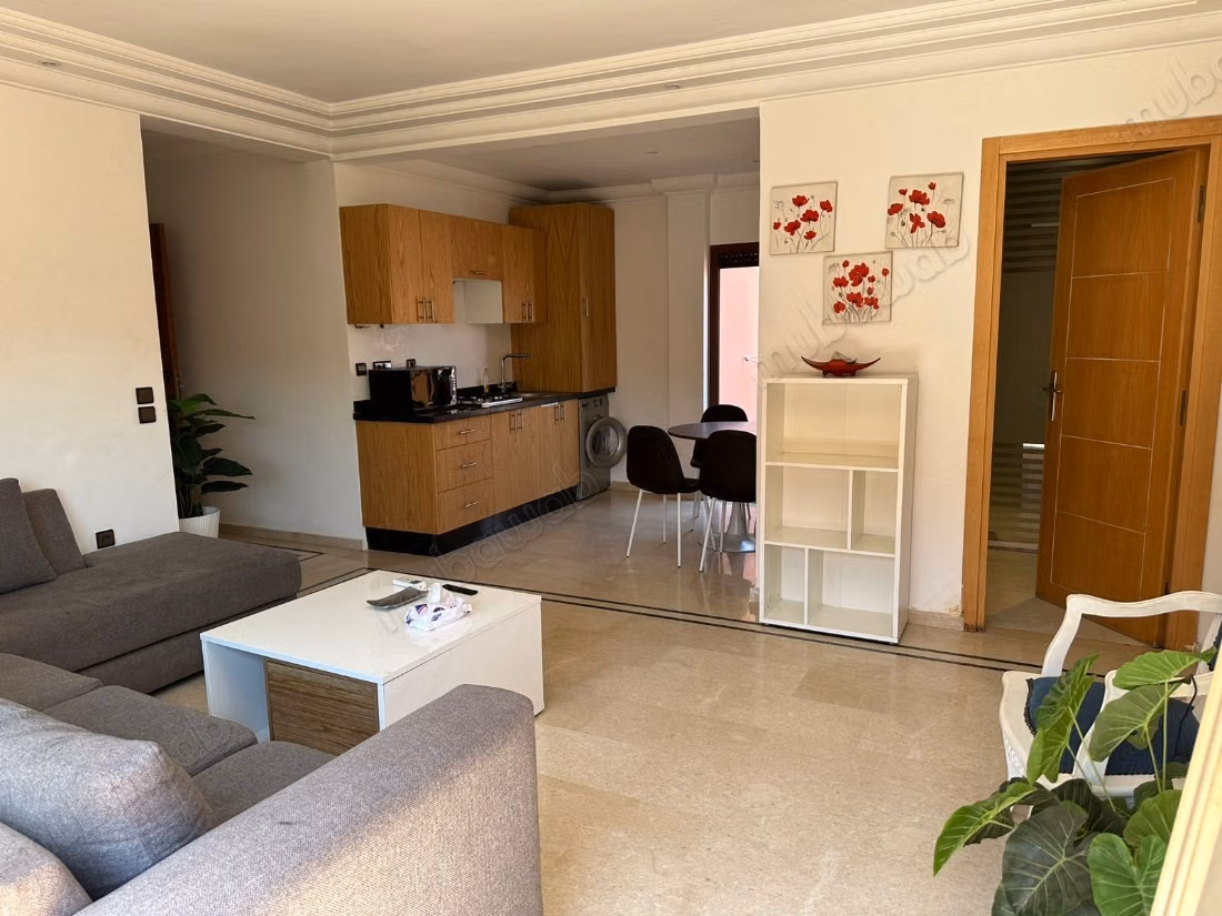 Très bel appartement en location à Guéliz. 
Surface totale 70 m². 
Bien meublé