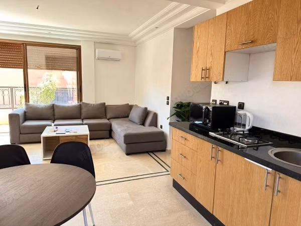 Très bel appartement en location à Guéliz. 
Surface totale 70 m². 
Bien meublé
