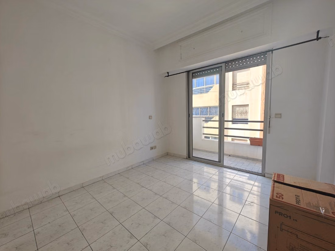 Apartment for rent in Bourgogne Est. 4 rooms. With elevator and terrace