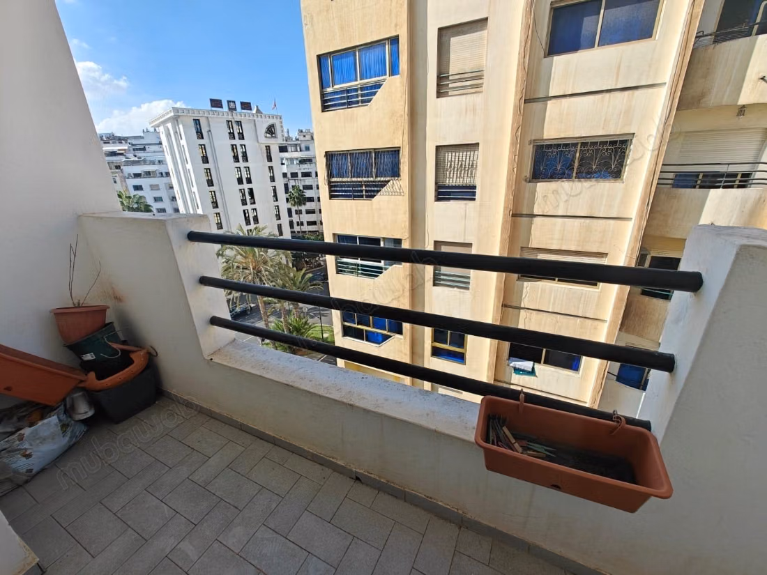 Apartment for rent in Bourgogne Est. 4 rooms. With elevator and terrace