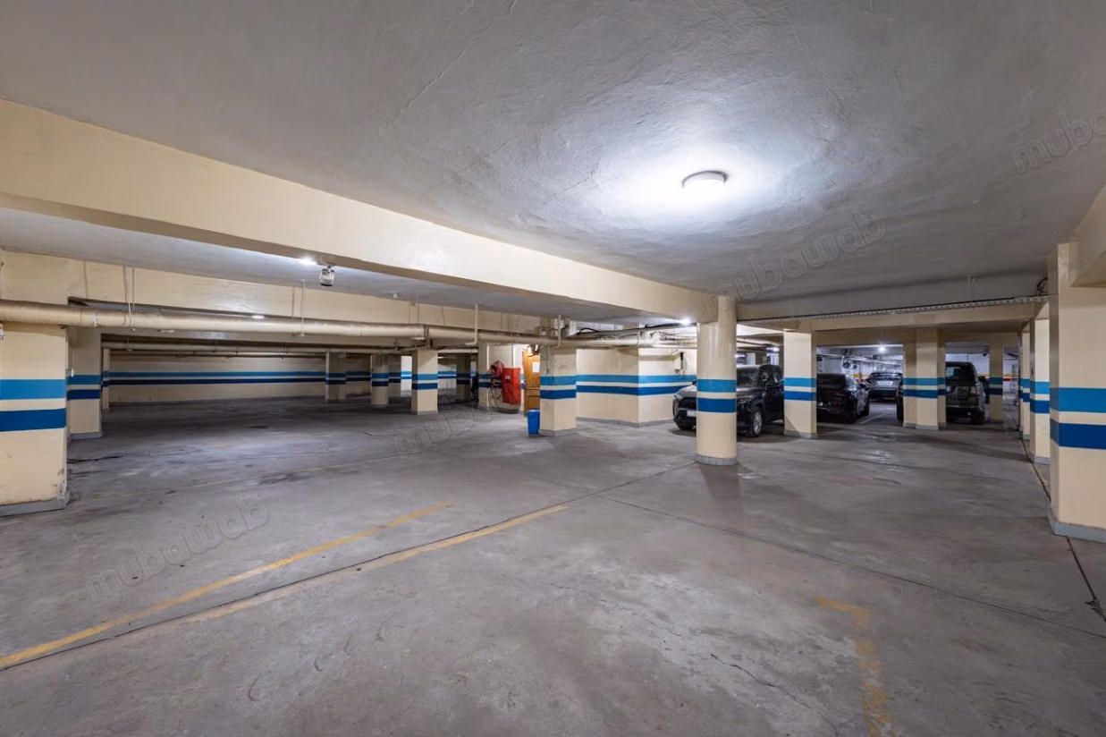 Louez cet appartement à Guéliz. 
Surface de 162 m². 
Bien meublé