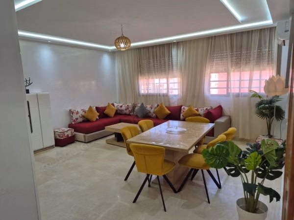 Appartement à louer à Ben Guerir. 2 chambres agréables. Bien meublé