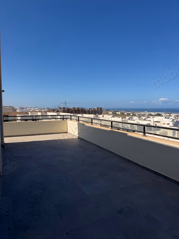 Attico eccezionale con vista mare in affitto – Via Azemmour, estensione Ain Diab