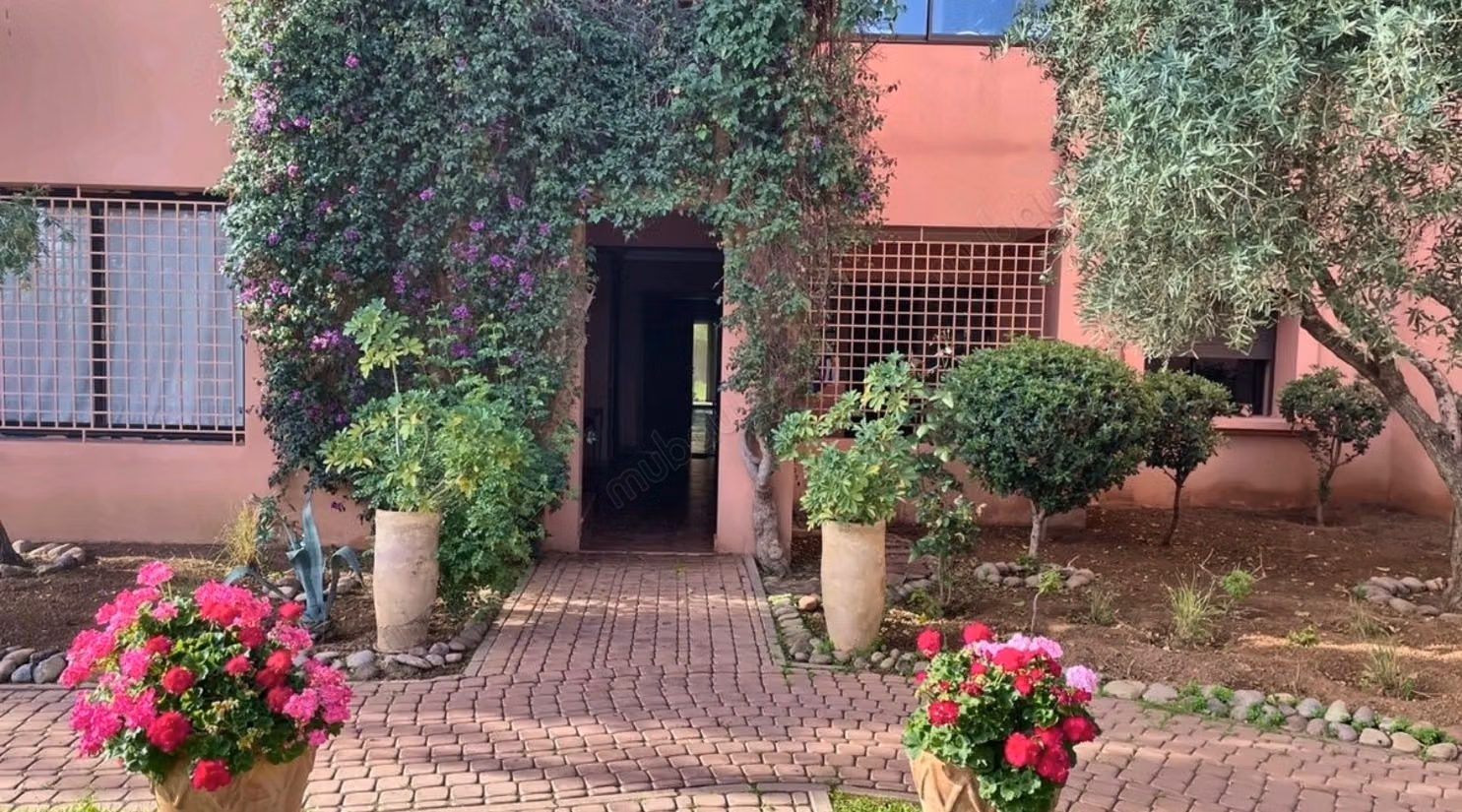 Agdal: Superb Ground Floor Apartment with Pool