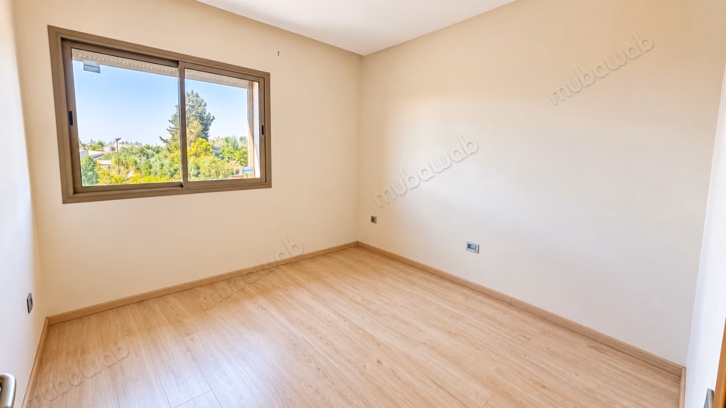 Appartement 3 chambres vides à louer longue durée vide à prestigia 
piscine