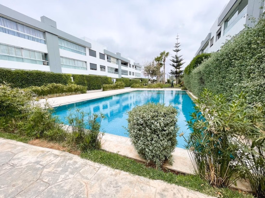 Beautiful apartment for sale in Dar Bouazza. 3 large rooms. With elevator and green space