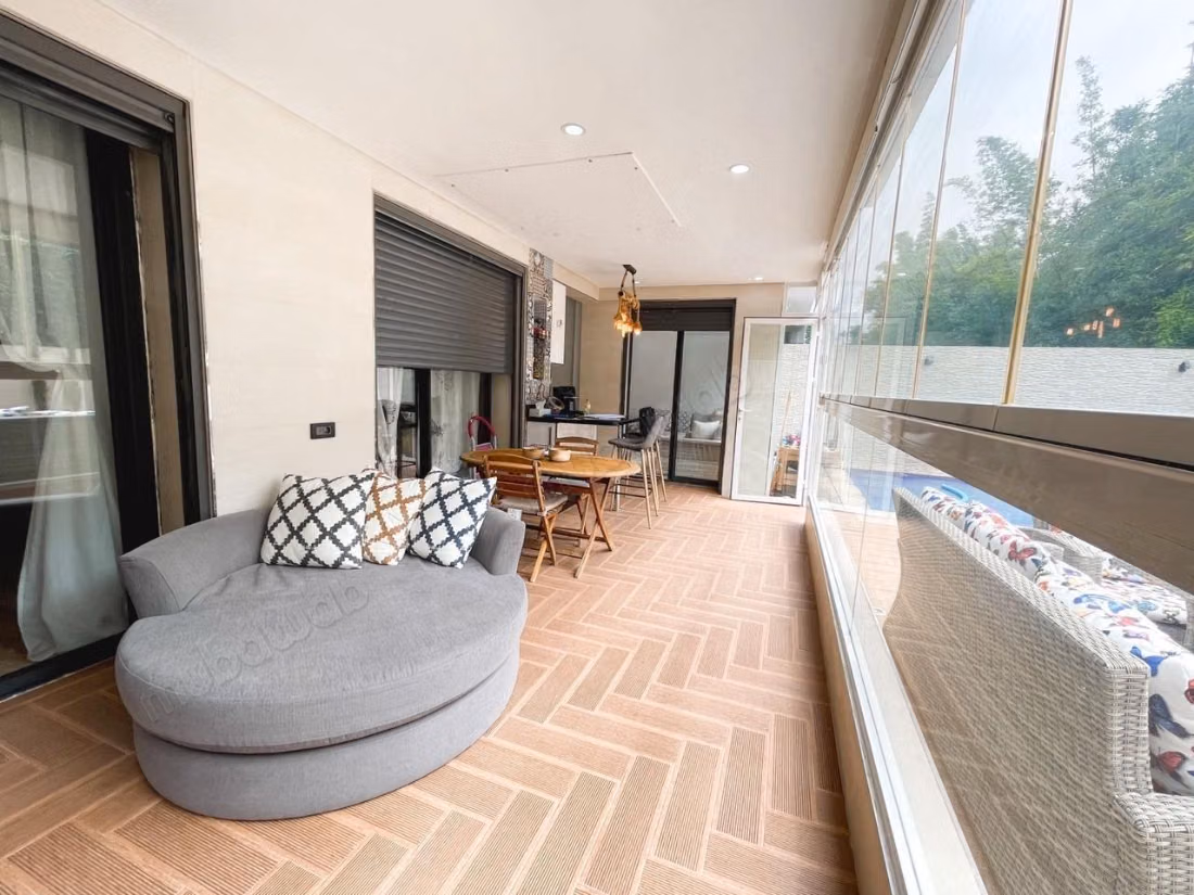 Beautiful apartment for sale in Dar Bouazza. 3 large rooms. With elevator and green space