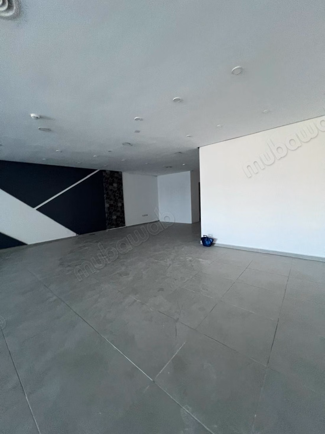 Affitto di ufficio di 122 m² nel centro affari
