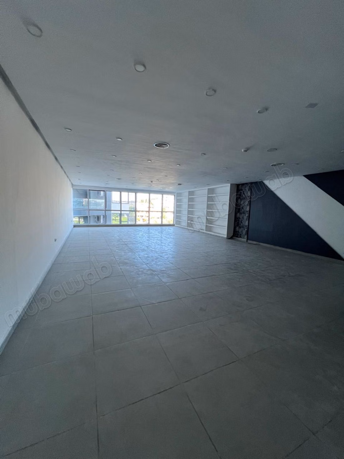 Affitto di ufficio di 122 m² nel centro affari