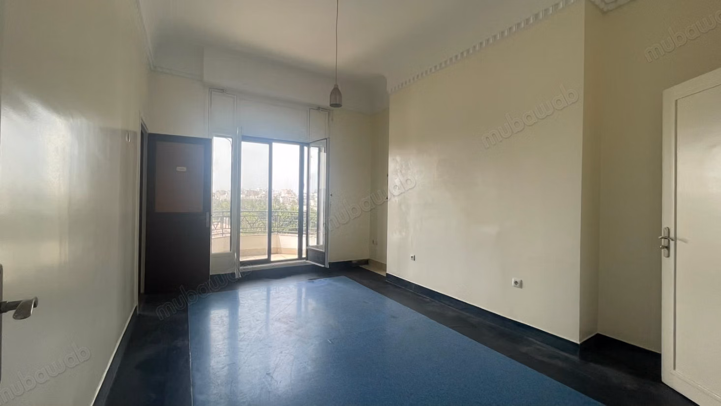 Beaux bureaux à louer à Liberté 
boulevard Hassan 2 
Superficie 228 m²