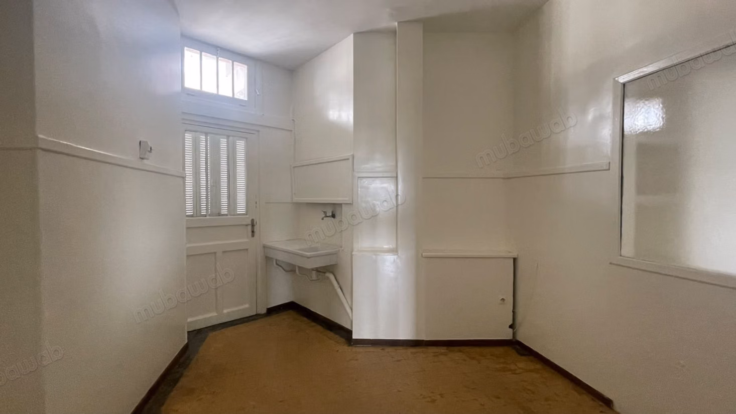 Beaux bureaux à louer à Liberté 
boulevard Hassan 2 
Superficie 228 m²