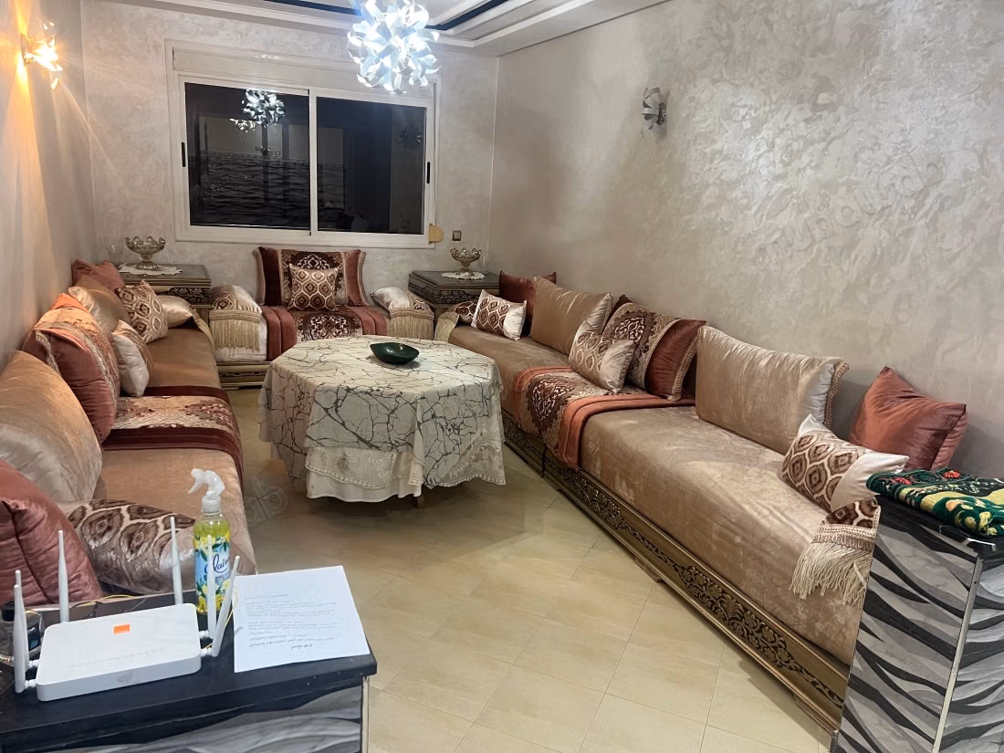 Superbe appartement à louer à Boukhalef. 2 chambres agréables. Bien meublé