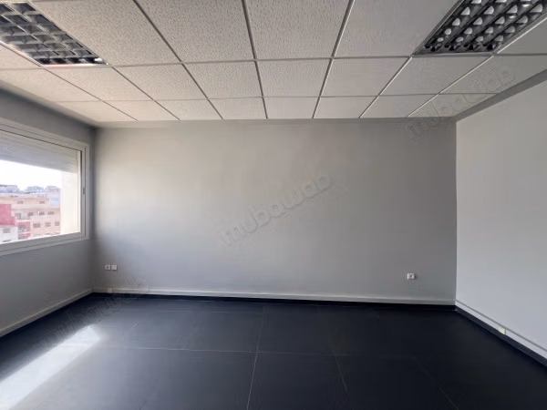 Bureau moderne proche CIL/CFC
