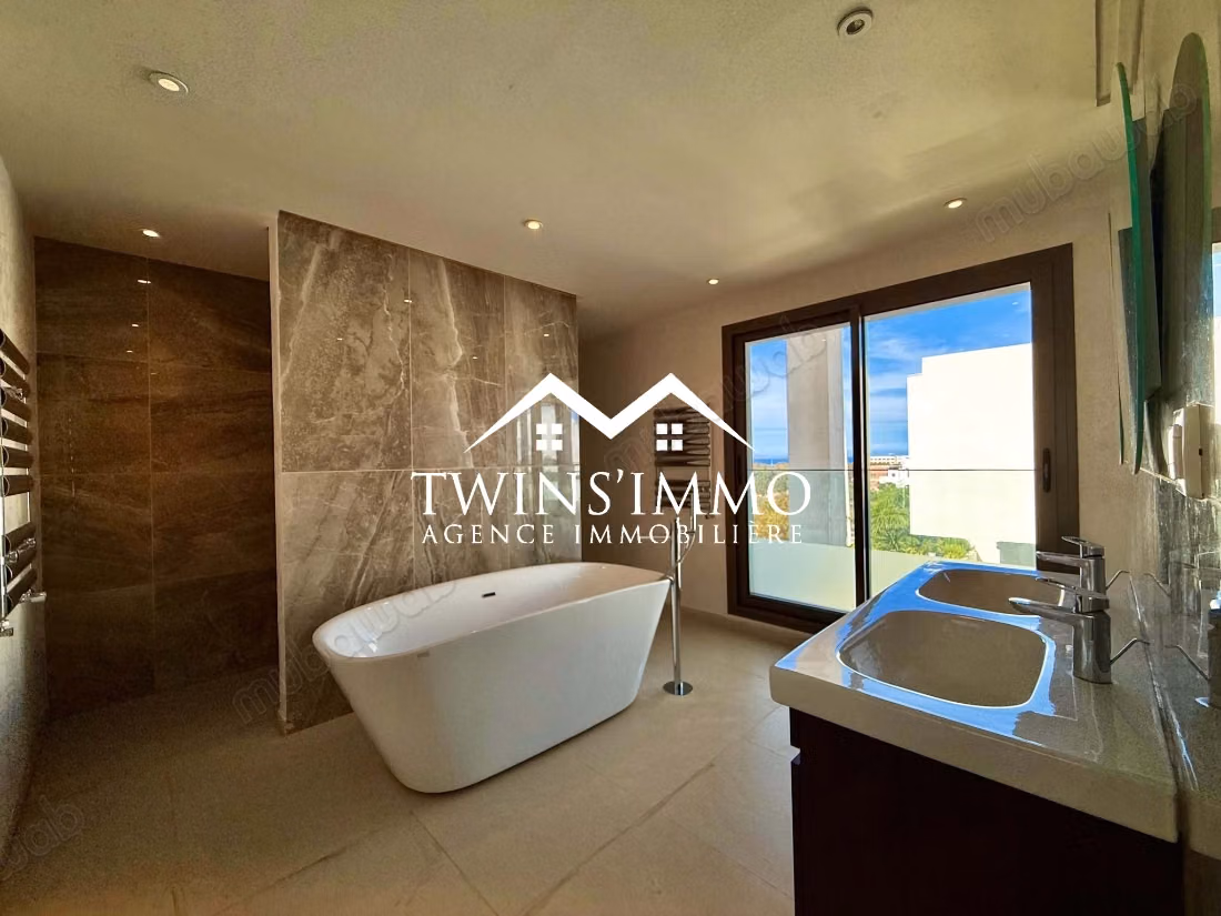 Duplex con piscina a Gammarth Superiore