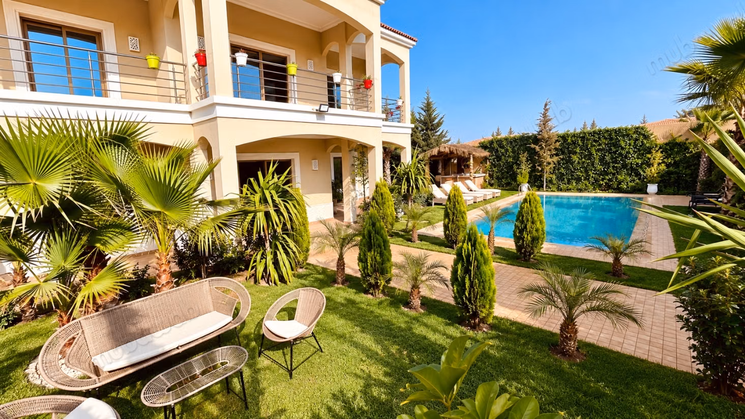 Luxurious house for sale on Route Amizmiz. 4 bedrooms. Furnished