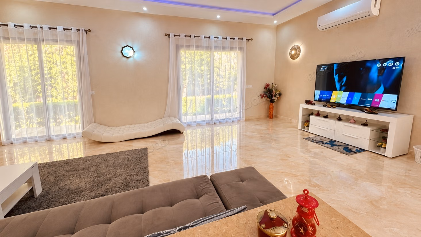 Luxurious house for sale on Route Amizmiz. 4 bedrooms. Furnished