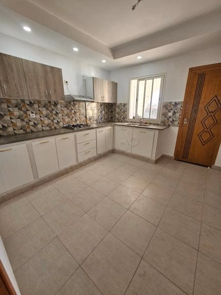 Rental of a 4-room apartment in Ain Zaghouan