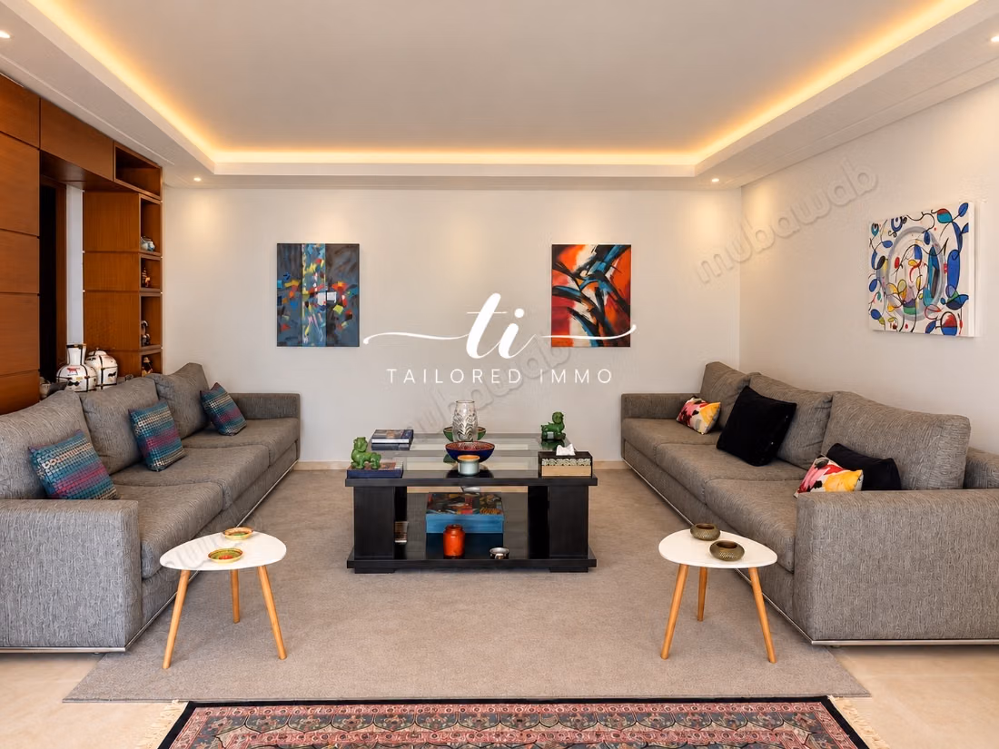 Appartement vide de 3 chambres avec vue mer à louer à Ain Diab