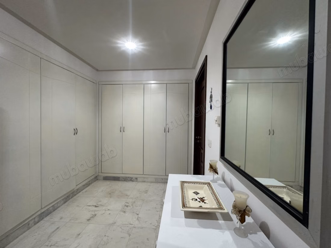 A vendre: Appartement en S2 vue mer