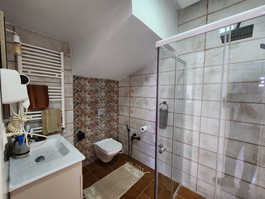 Semi-Detached Villa for Rent