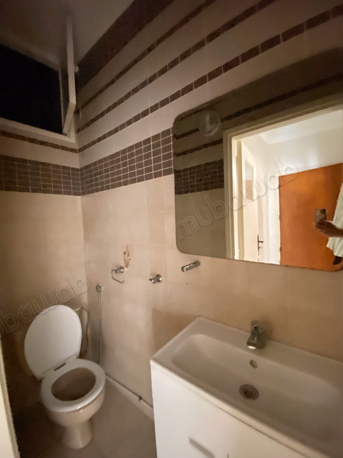 Bel appartement en location à Agdal. 5 pièces confortables. Ascenseur et terrasse
