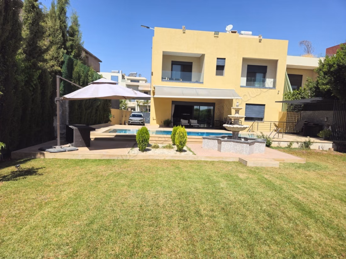 Luxury villa for sale in Prestigia