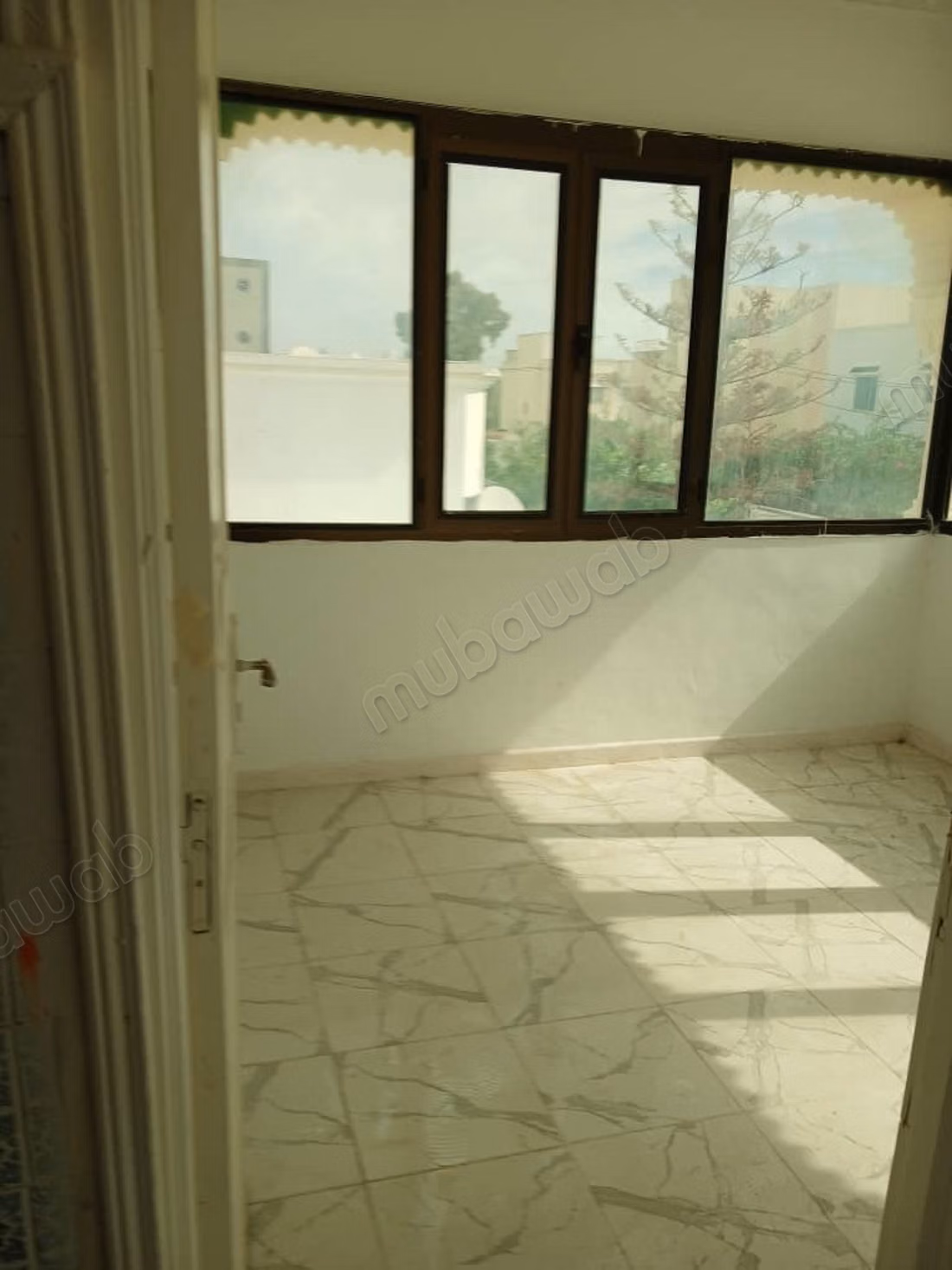 Maison de luxe à louer à Borj Louzir. 
Surface de 552 m²