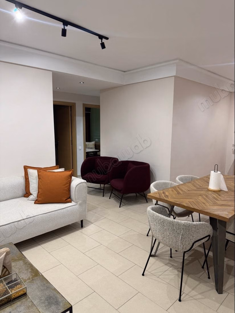 Selling apartment in Casablanca Finance City. 3 large rooms. Garden and terrace