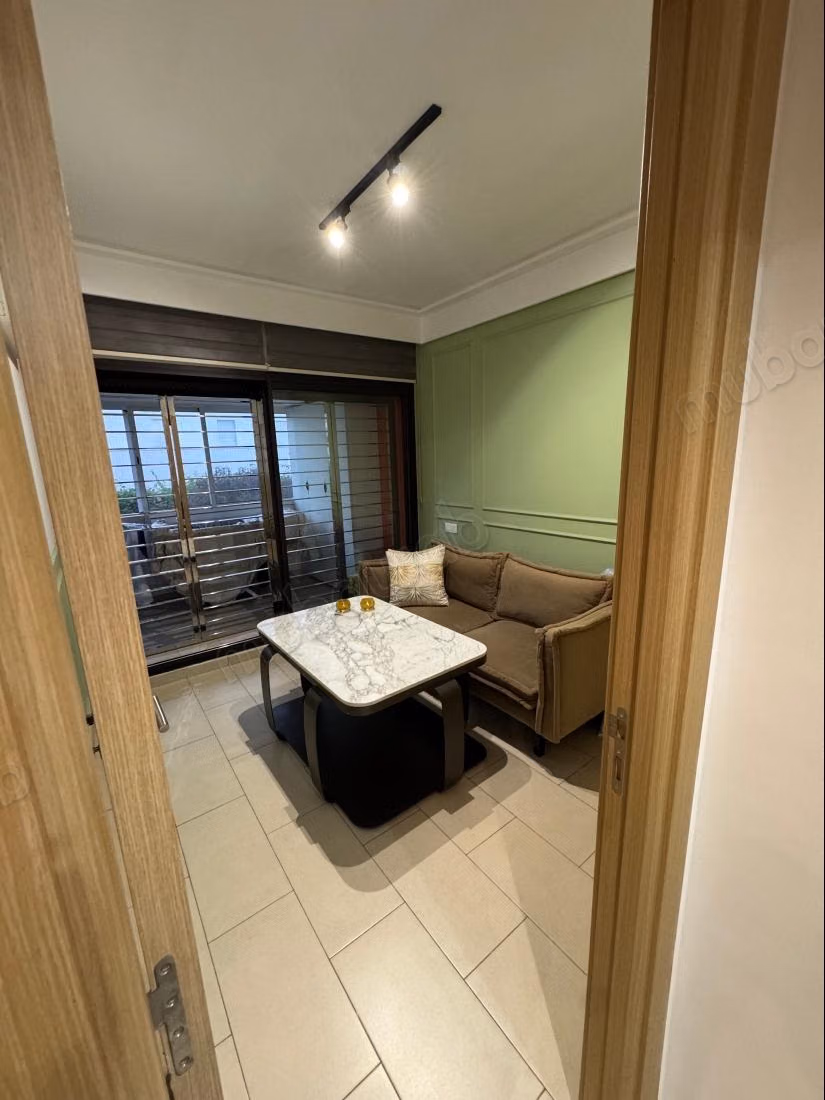 Selling apartment in Casablanca Finance City. 3 large rooms. Garden and terrace
