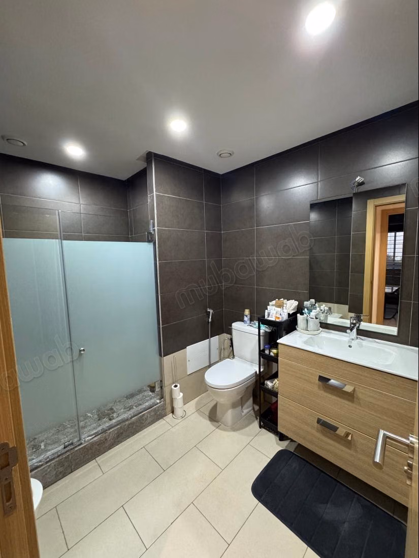 Selling apartment in Casablanca Finance City. 3 large rooms. Garden and terrace